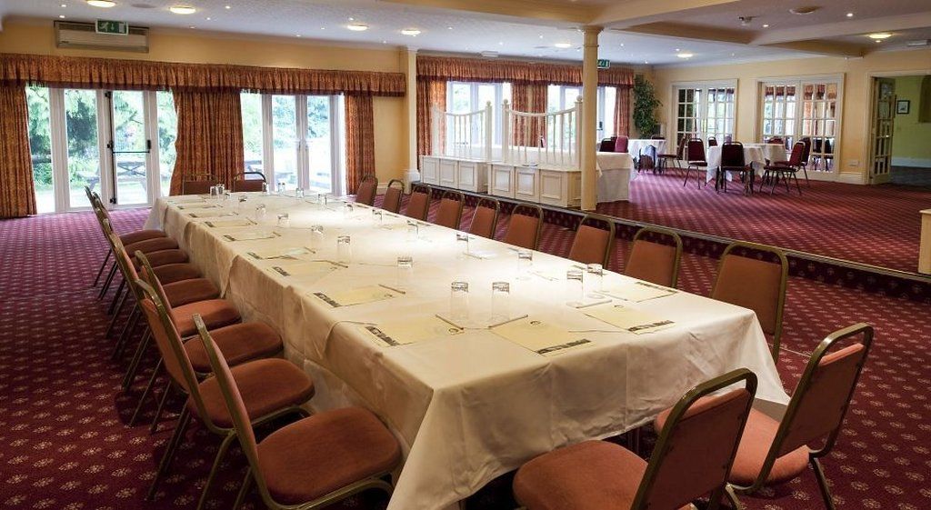 Cedars Inn By Greene King Inns Barnstaple Facilidades foto